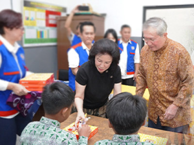 Agung Podomoro Shares Blessings with Yayasan Hikmatus Sholawat, Bogor