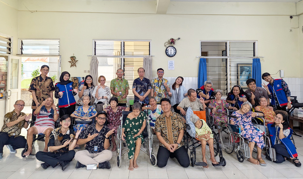 Agung Podomoro CSR: Bringing Warmth to Seniors at Wisma Sahabat Baru 1